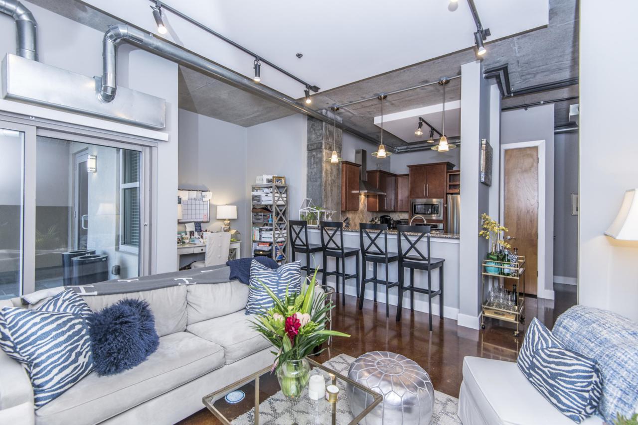 150 Bee Street - Photo 1