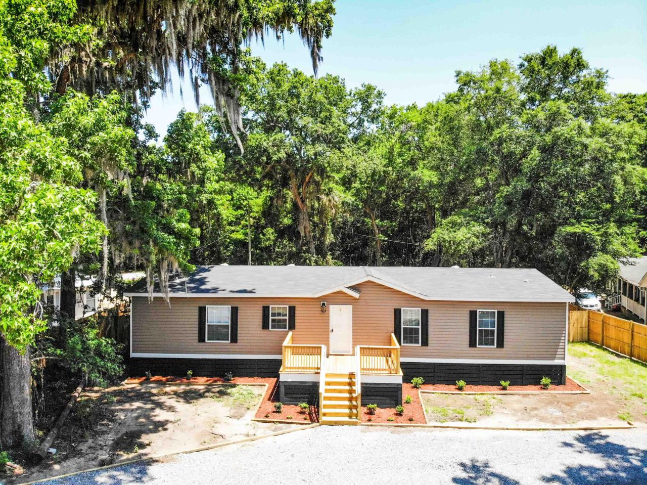 1422 Earthlee Lane - Photo 1
