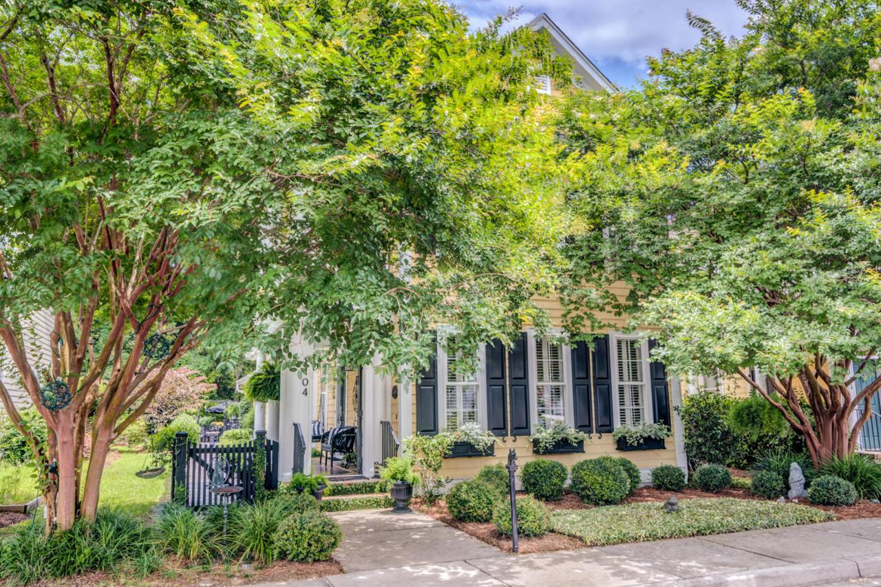 1104 Hidden Fields Way - Photo 1