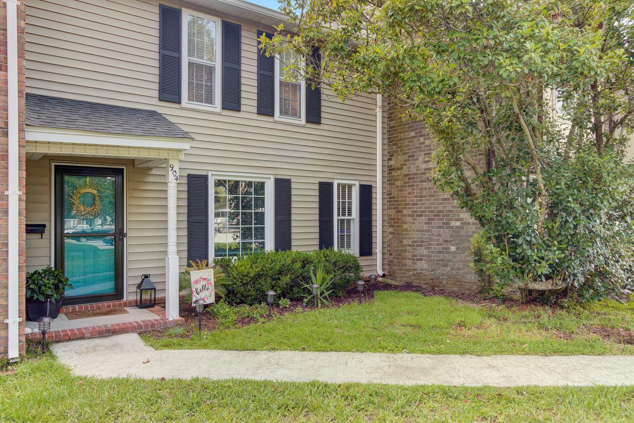 904 Beresford Court - Photo 1