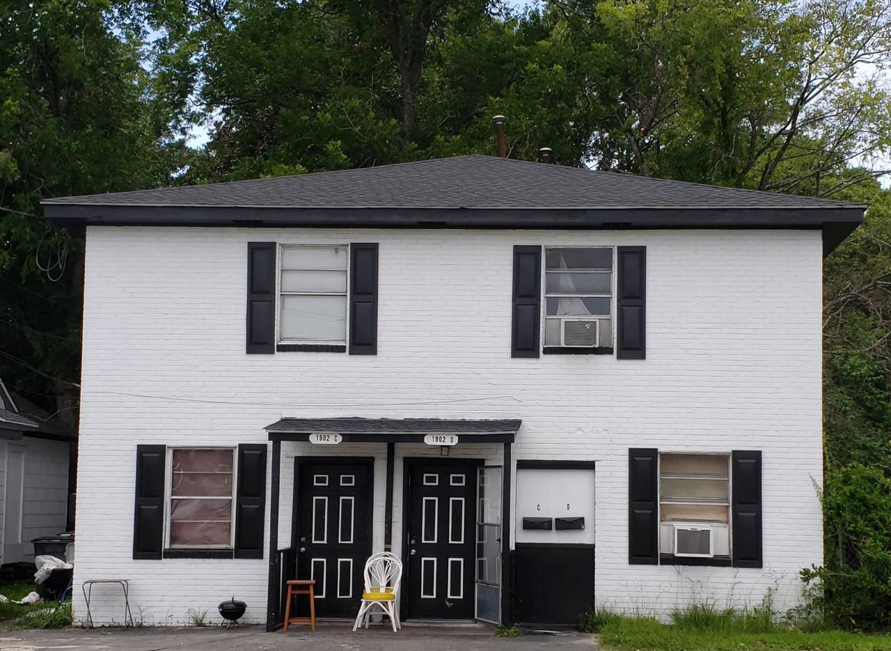 1902 Iris Street - Photo 1
