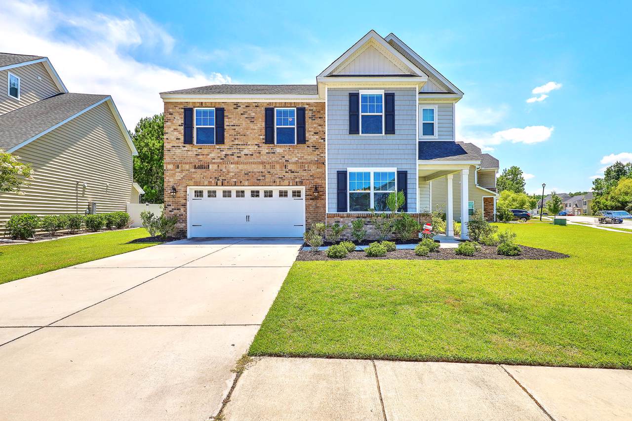 415 Fetterbush Drive - Photo 1