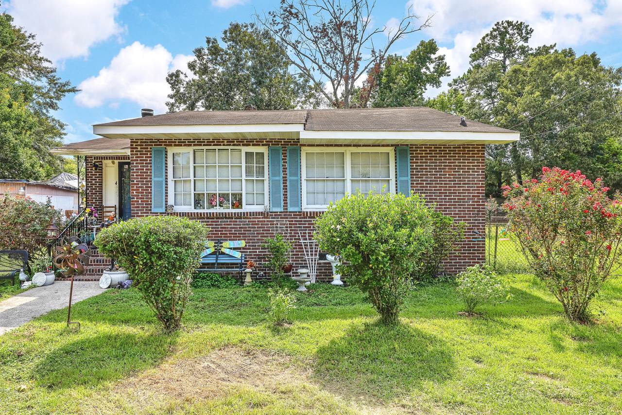 4623 Ada Avenue - Photo 1