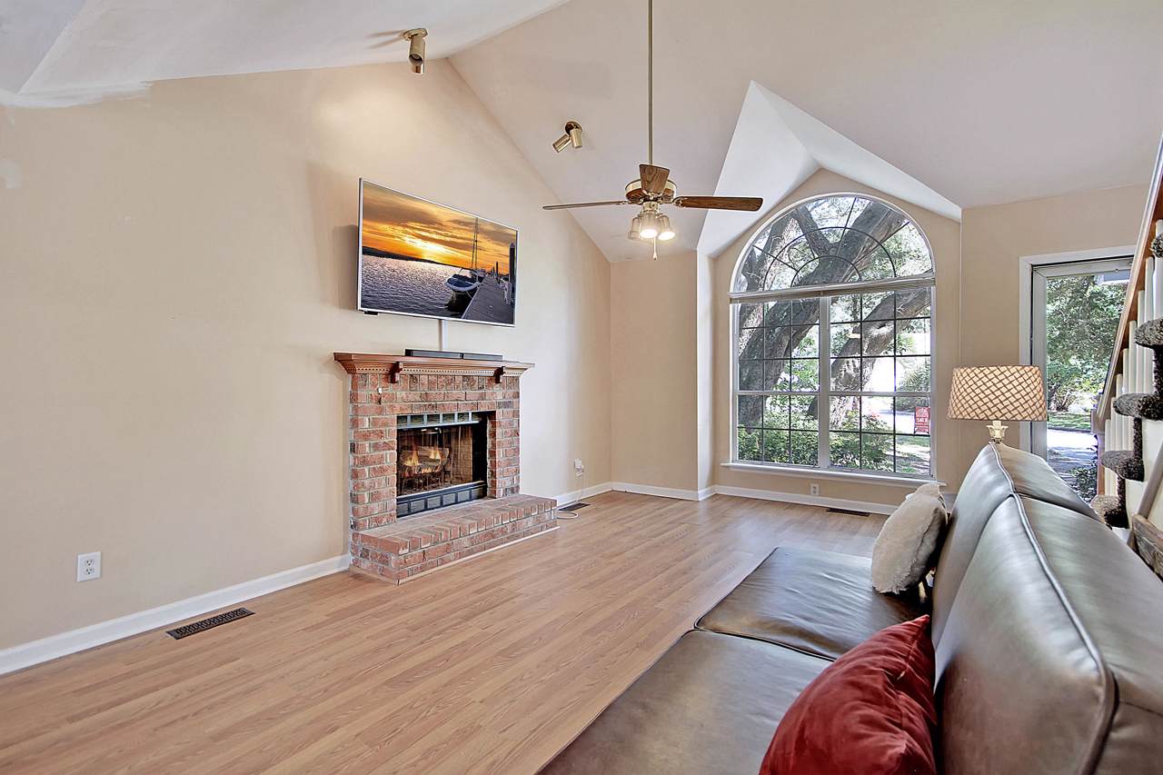 224 Knightsbridge Drive - Photo 1