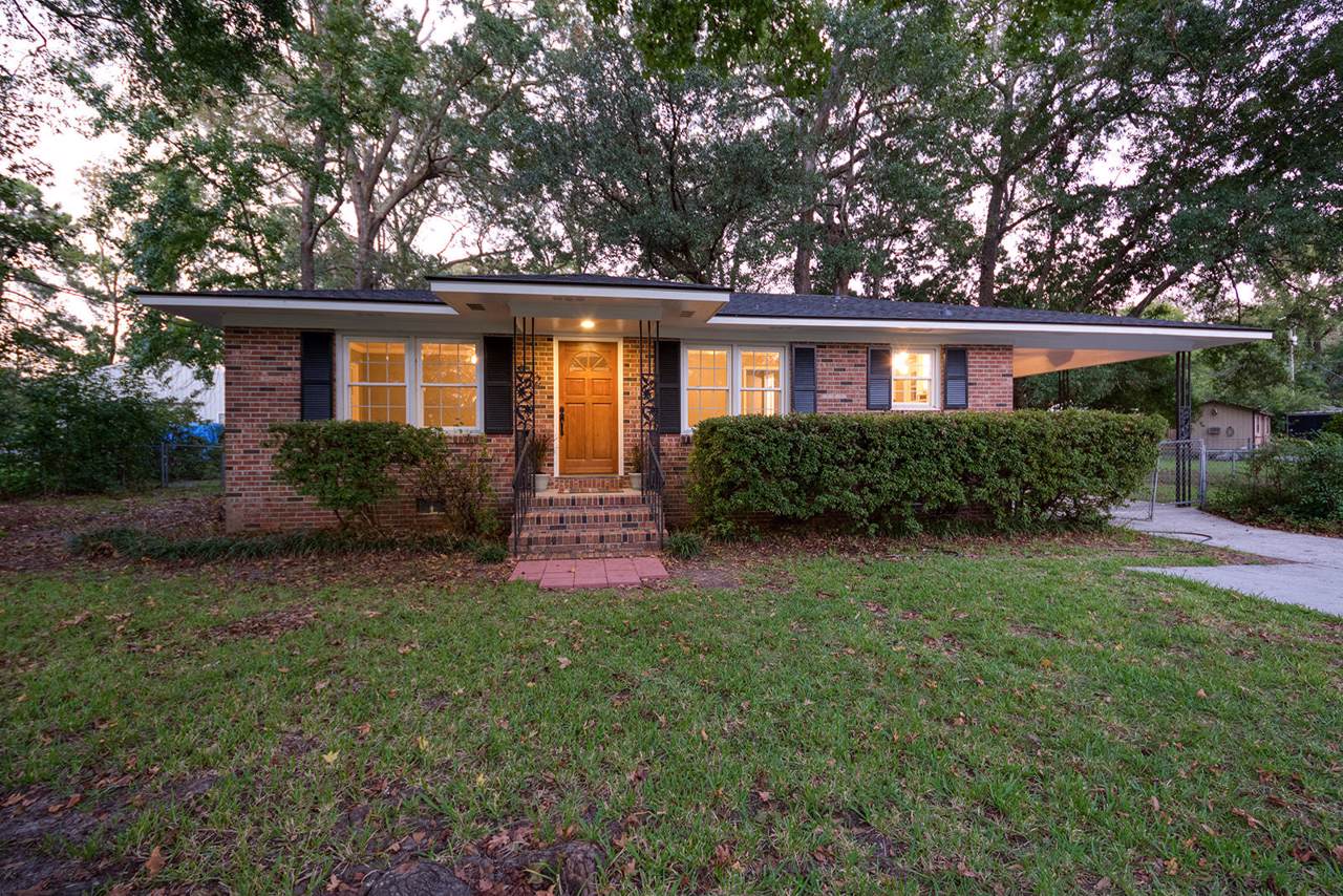 972 Yorktown Drive - Photo 1