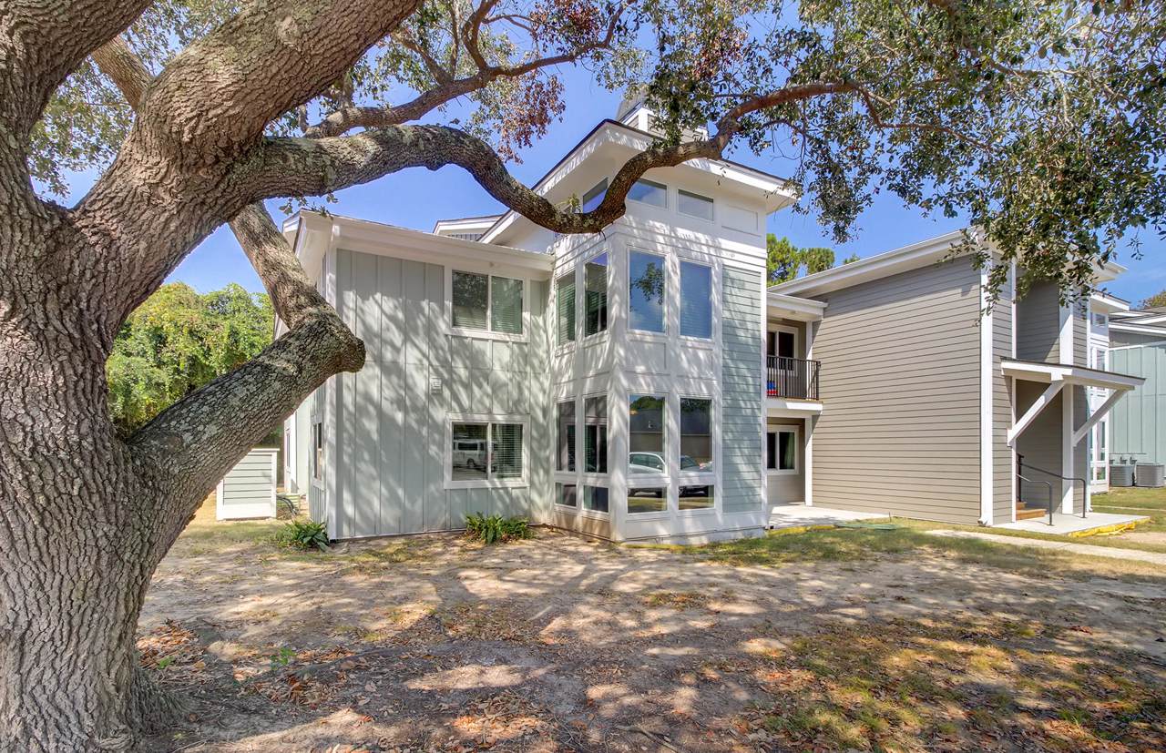 264 Alexandra Drive - Photo 1