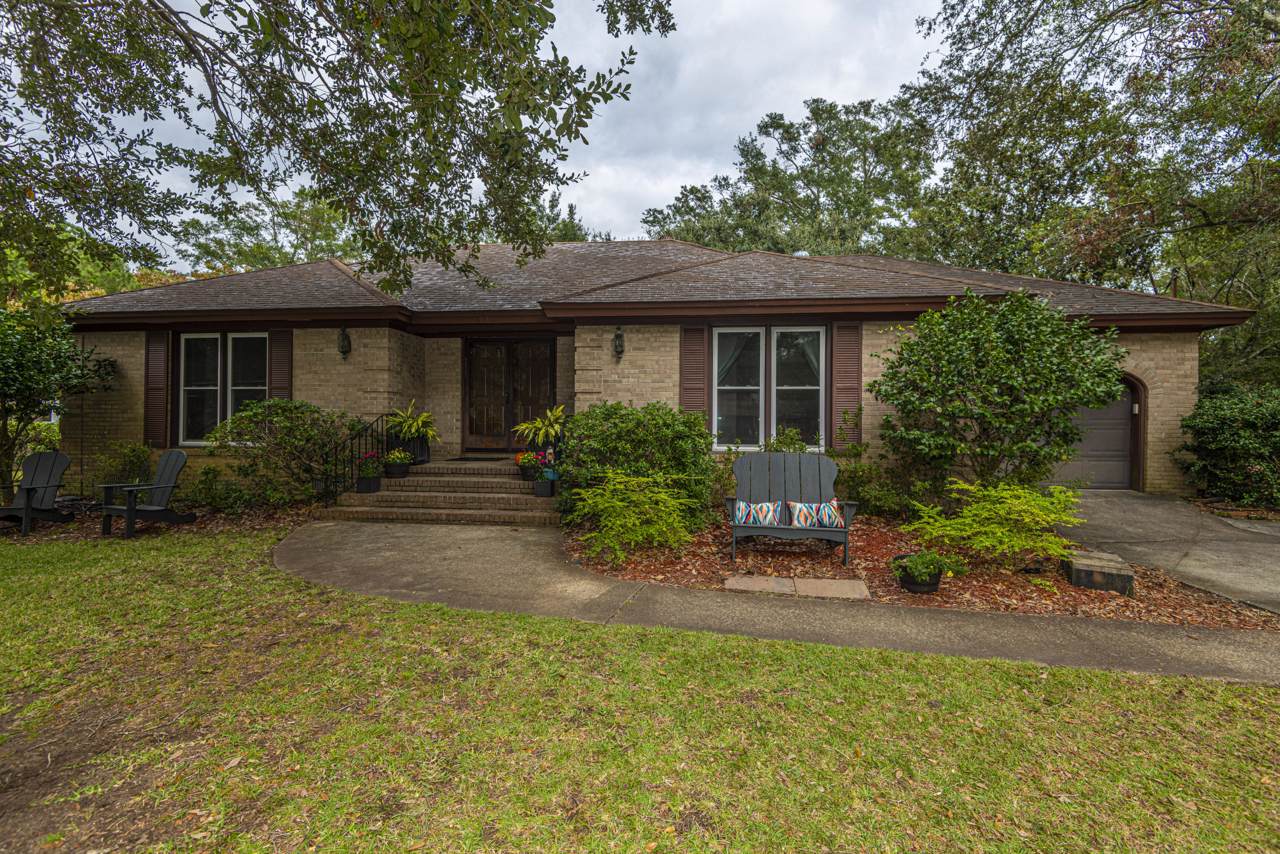 662 Oakfield Drive - Photo 1