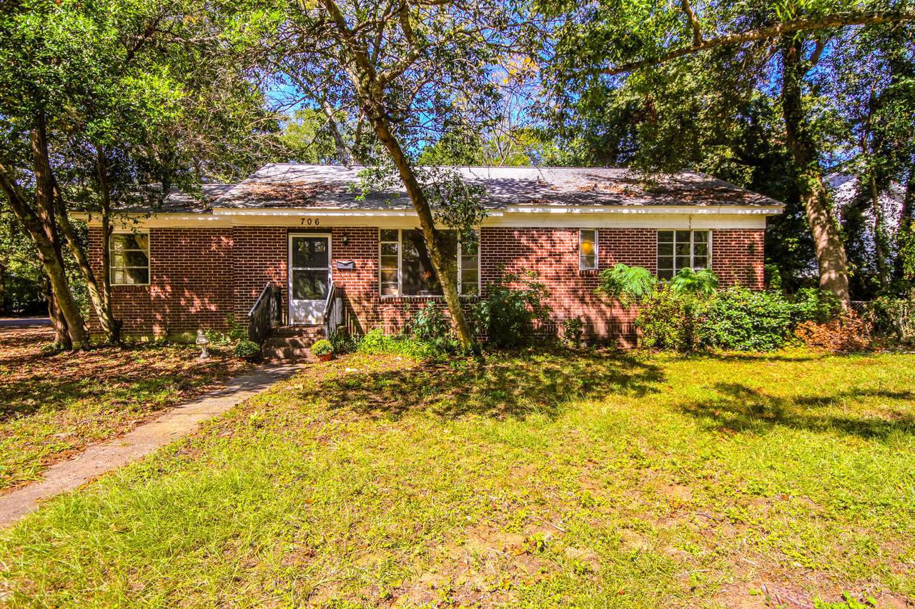 706 Adluh Street - Photo 1