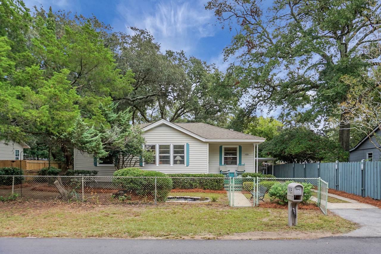 1424 Moultrie Street - Photo 1