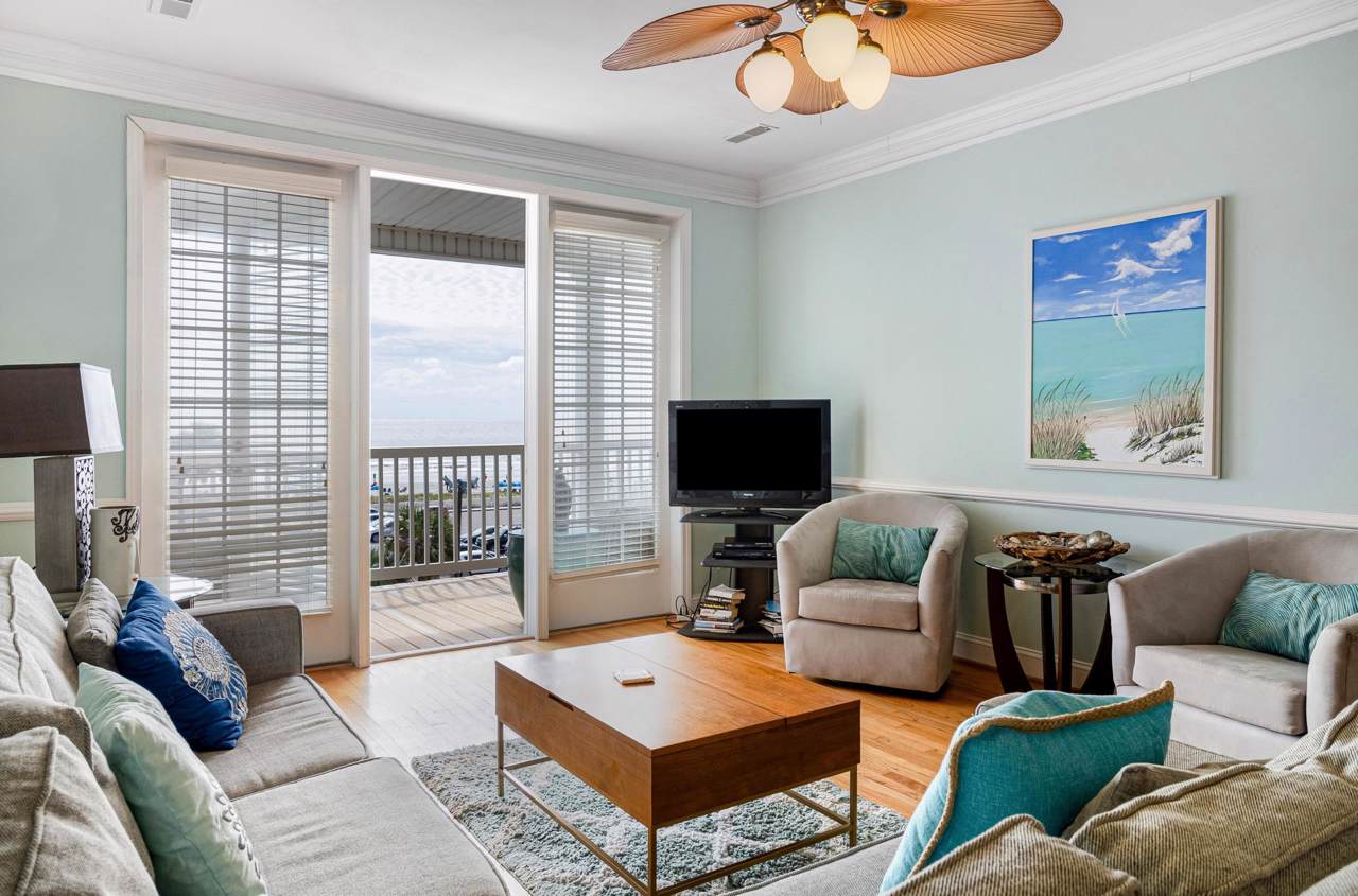 106 Arctic Avenue - Photo 1