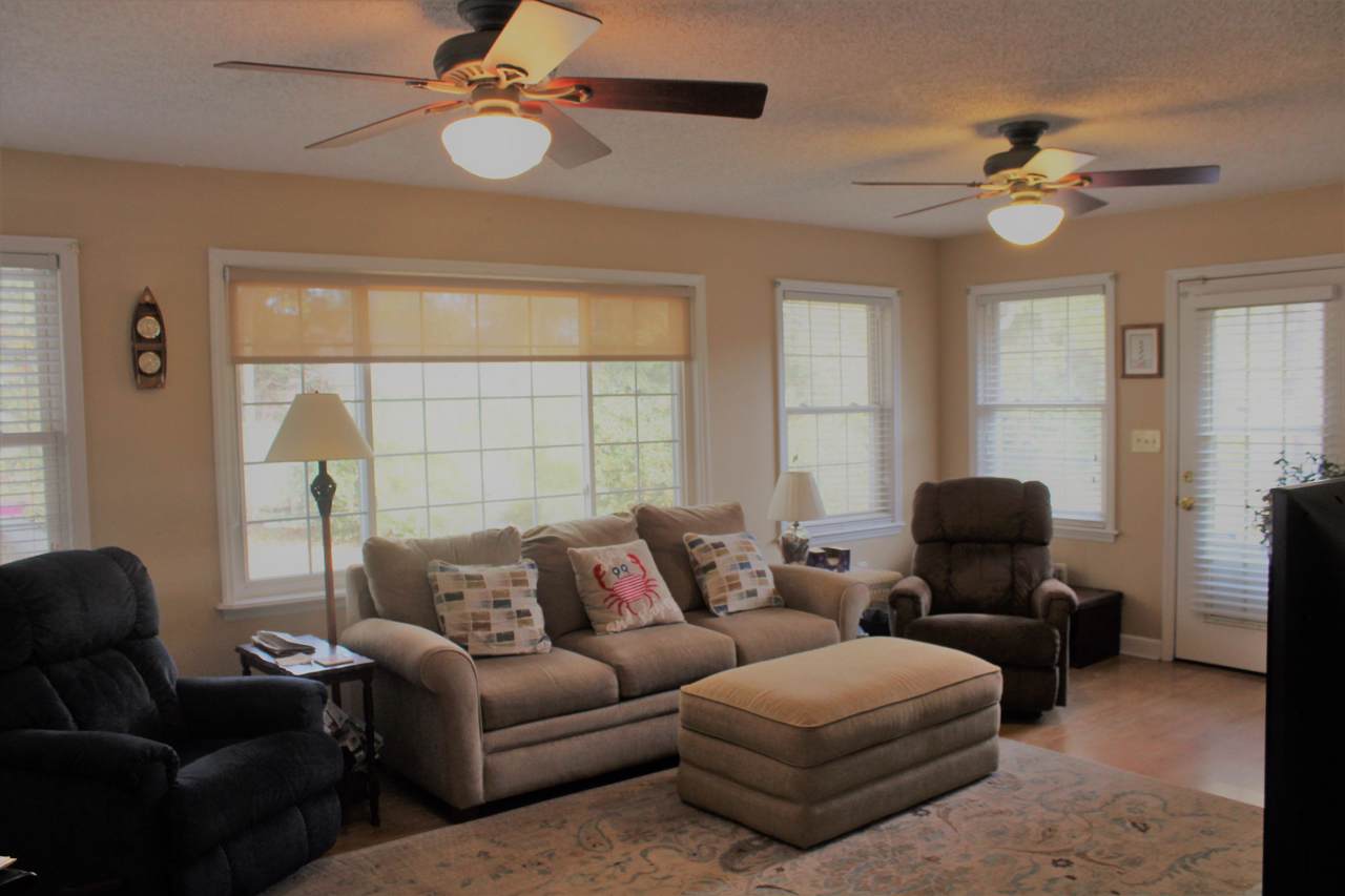 133 Bramwell Drive - Photo 1