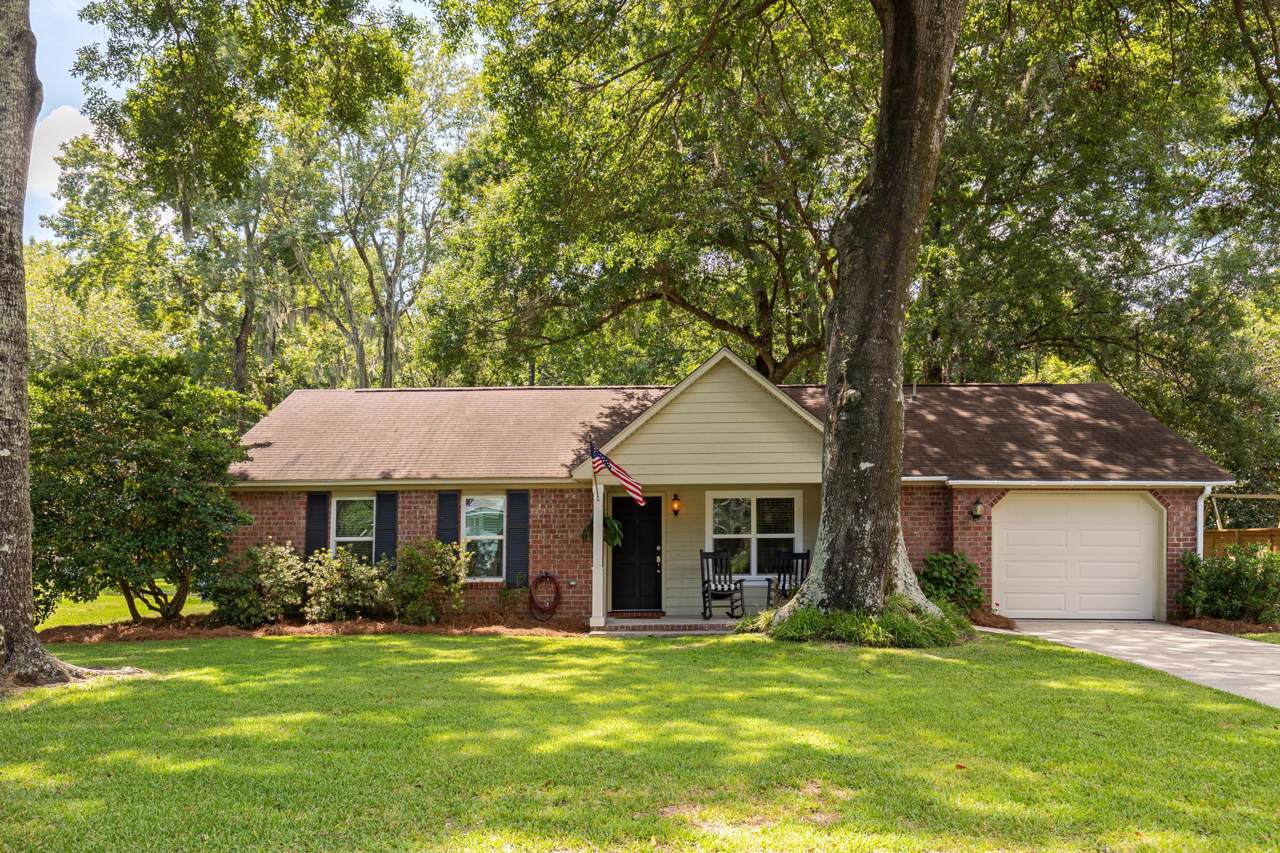 1027 Yorktown Drive - Photo 1