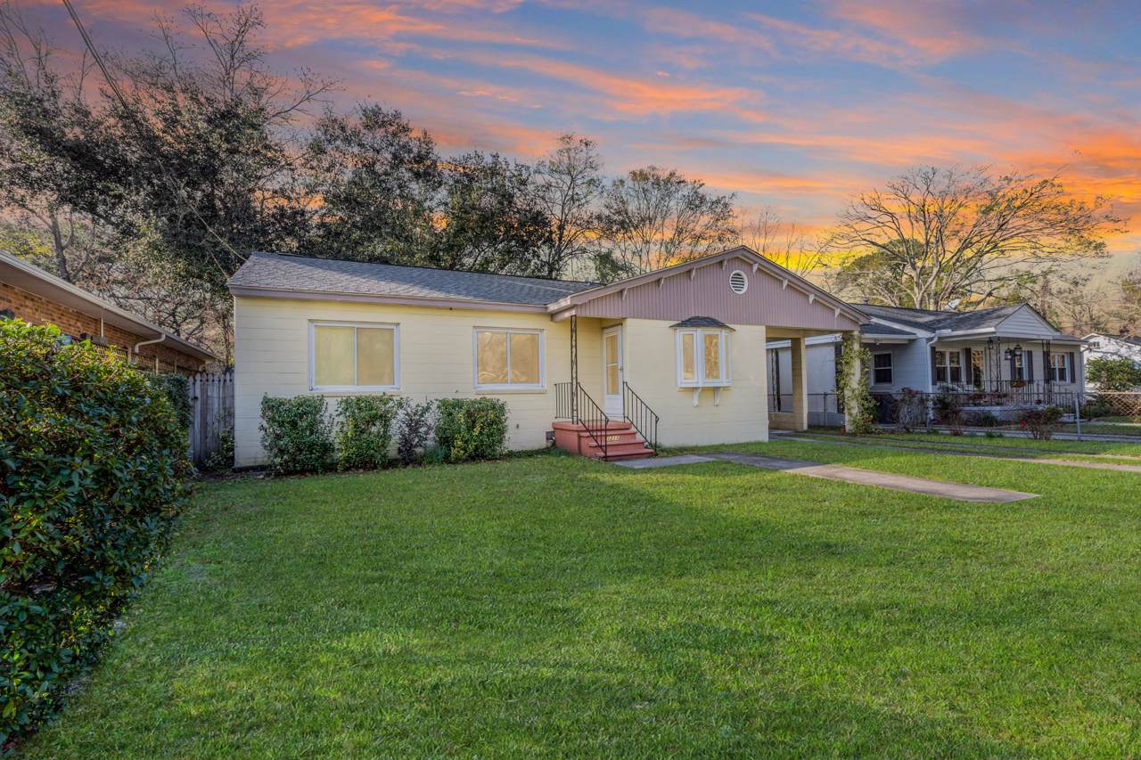 1211 Camellia Road - Photo 1