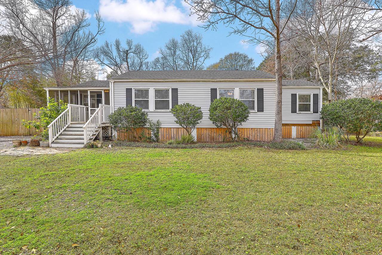 1191 Bradford Avenue - Photo 1