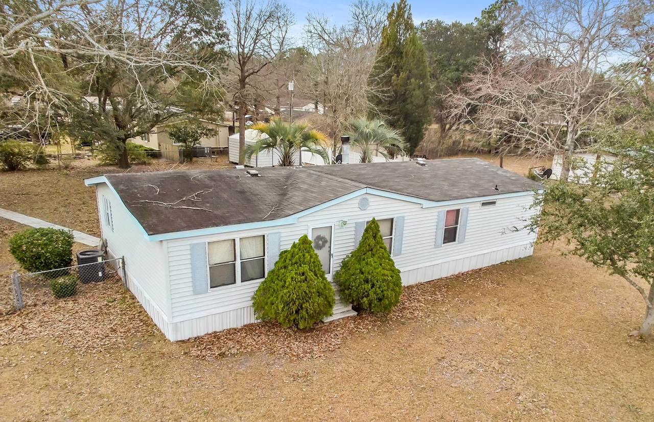 306 Linden Court - Photo 1