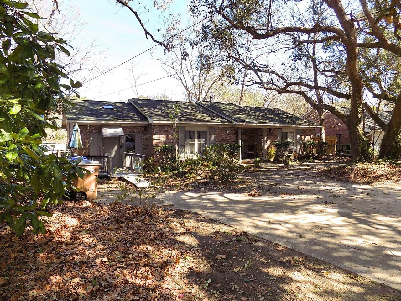1074 Wellington Court - Photo 1