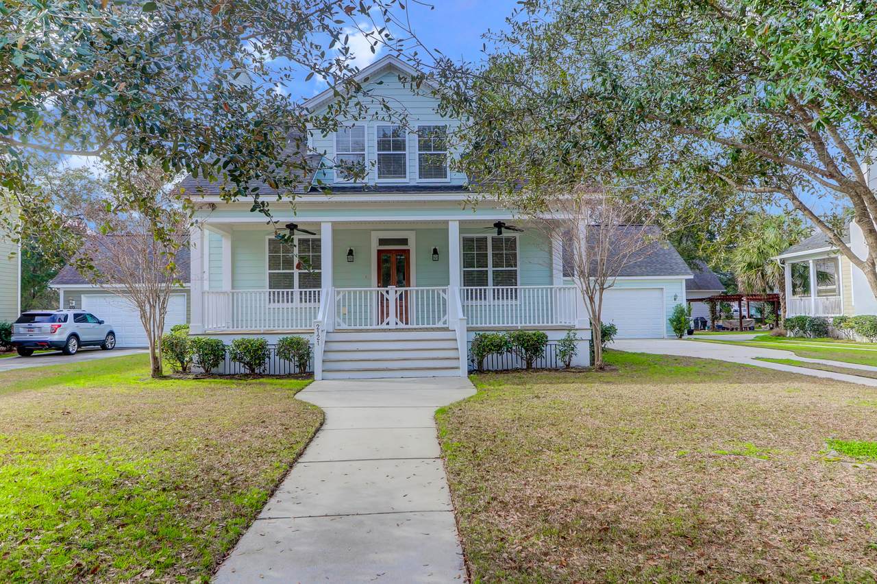 2121 Military Way - Photo 1