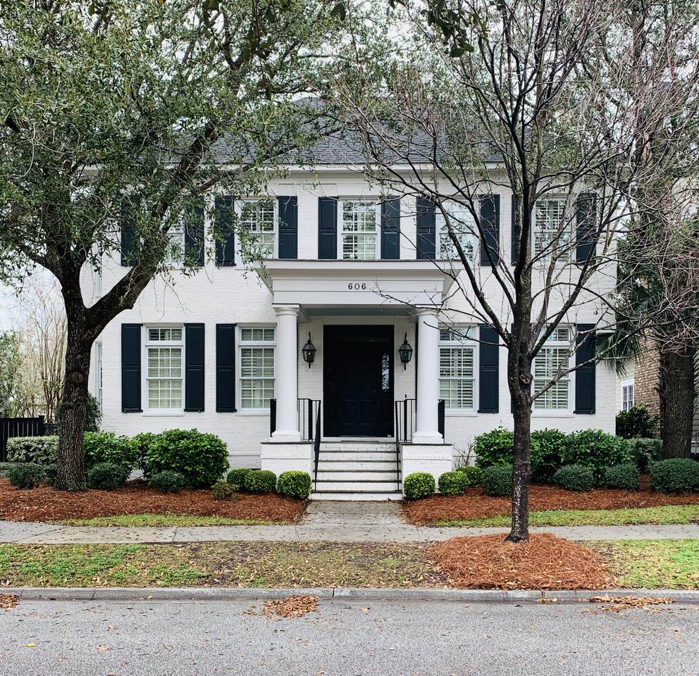 606 Daggett Street - Photo 1