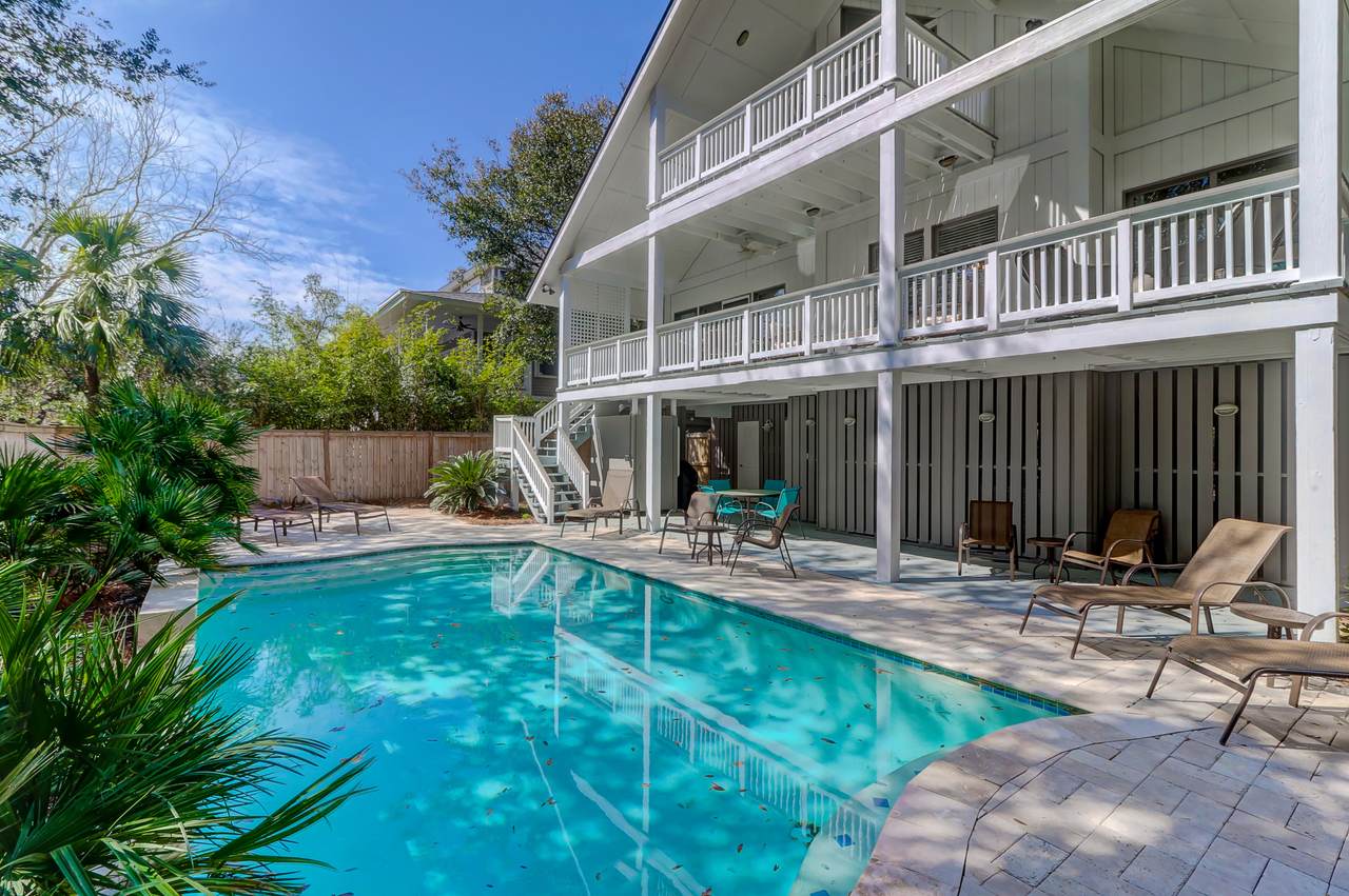 3704 Cameron Boulevard - Photo 1