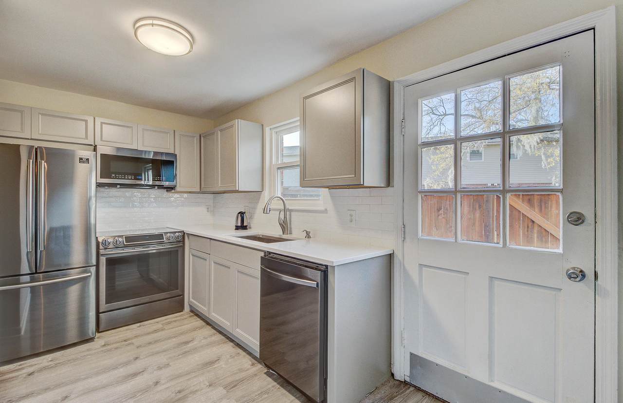 415 Parkdale Drive - Photo 1