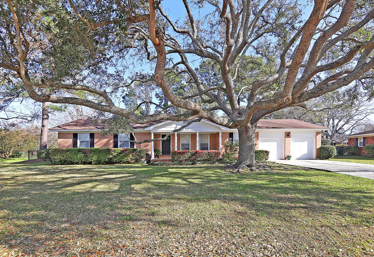 980 Travers Drive - Photo 1