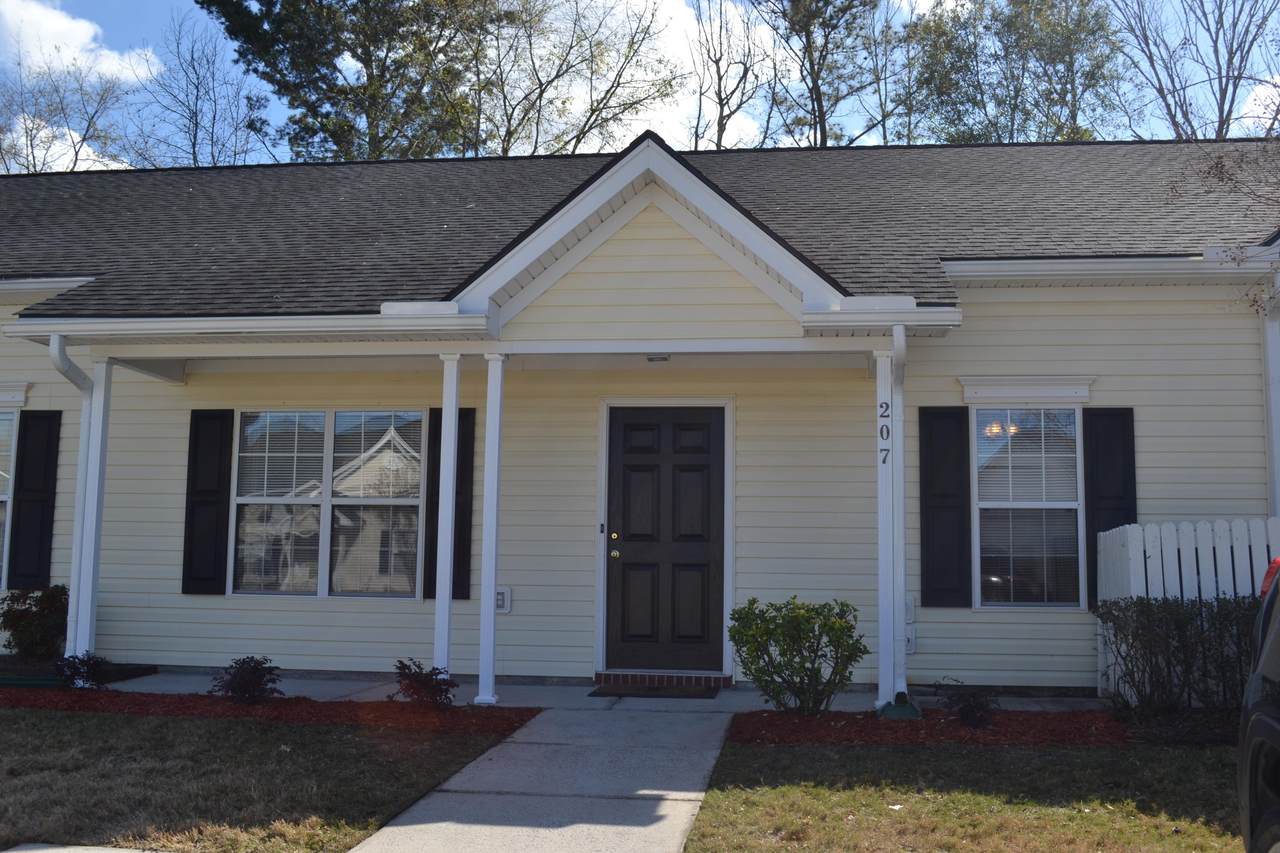 207 Dupont Way - Photo 1