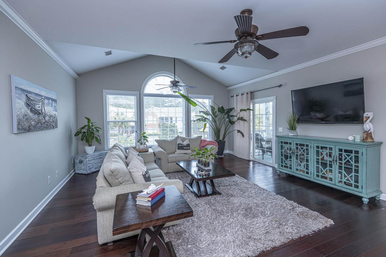 1411 Belcourt Lane - Photo 1