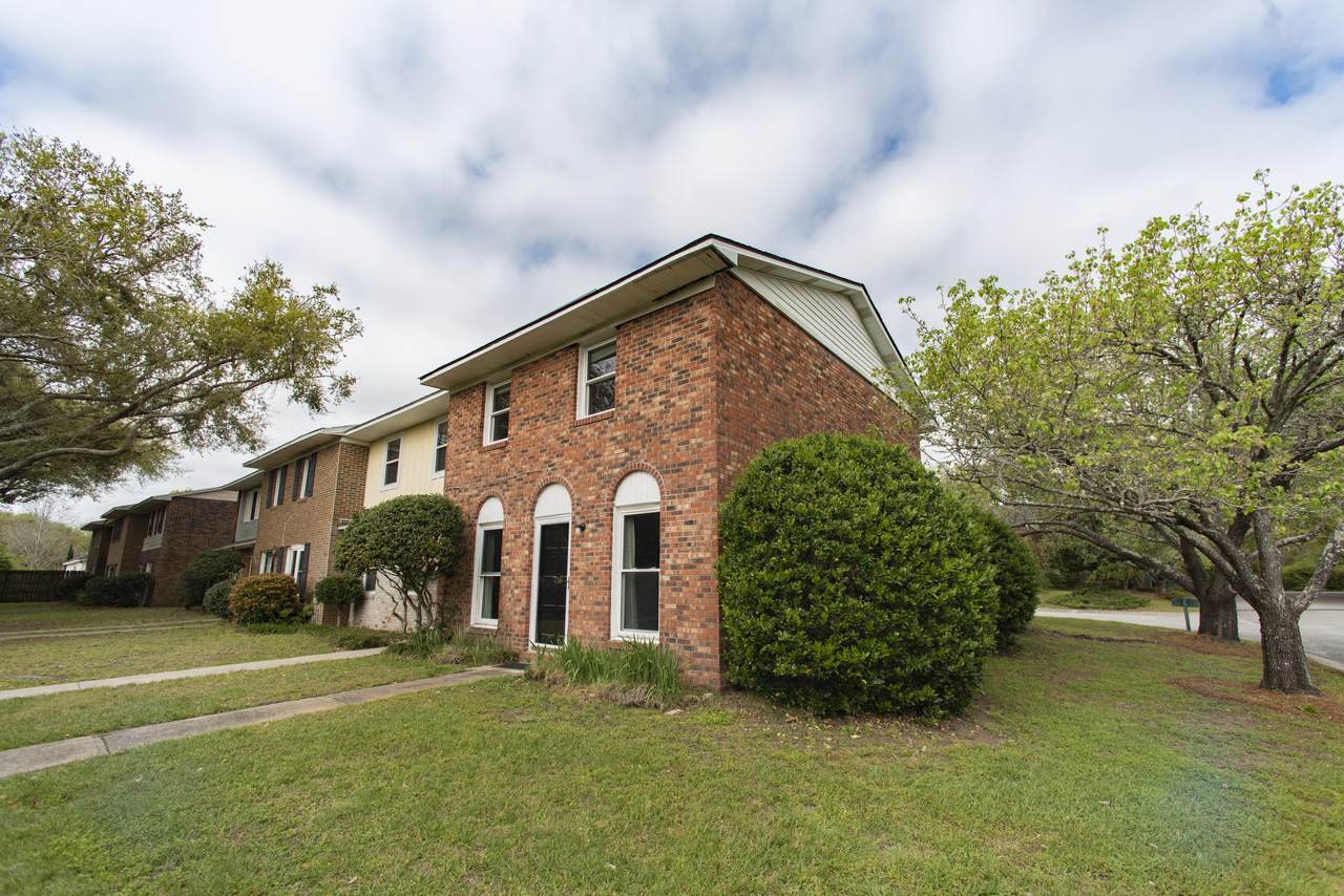 716 Harbor Lane - Photo 1 716 Harbor Lane - Photo 1