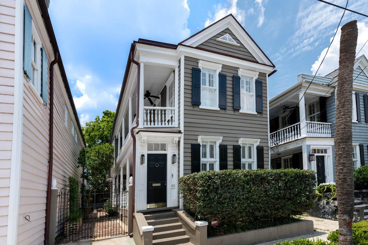 101 Alexander Street - Photo 1