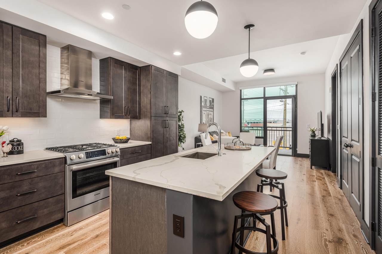 5 Gadsdenboro Street - Photo 1