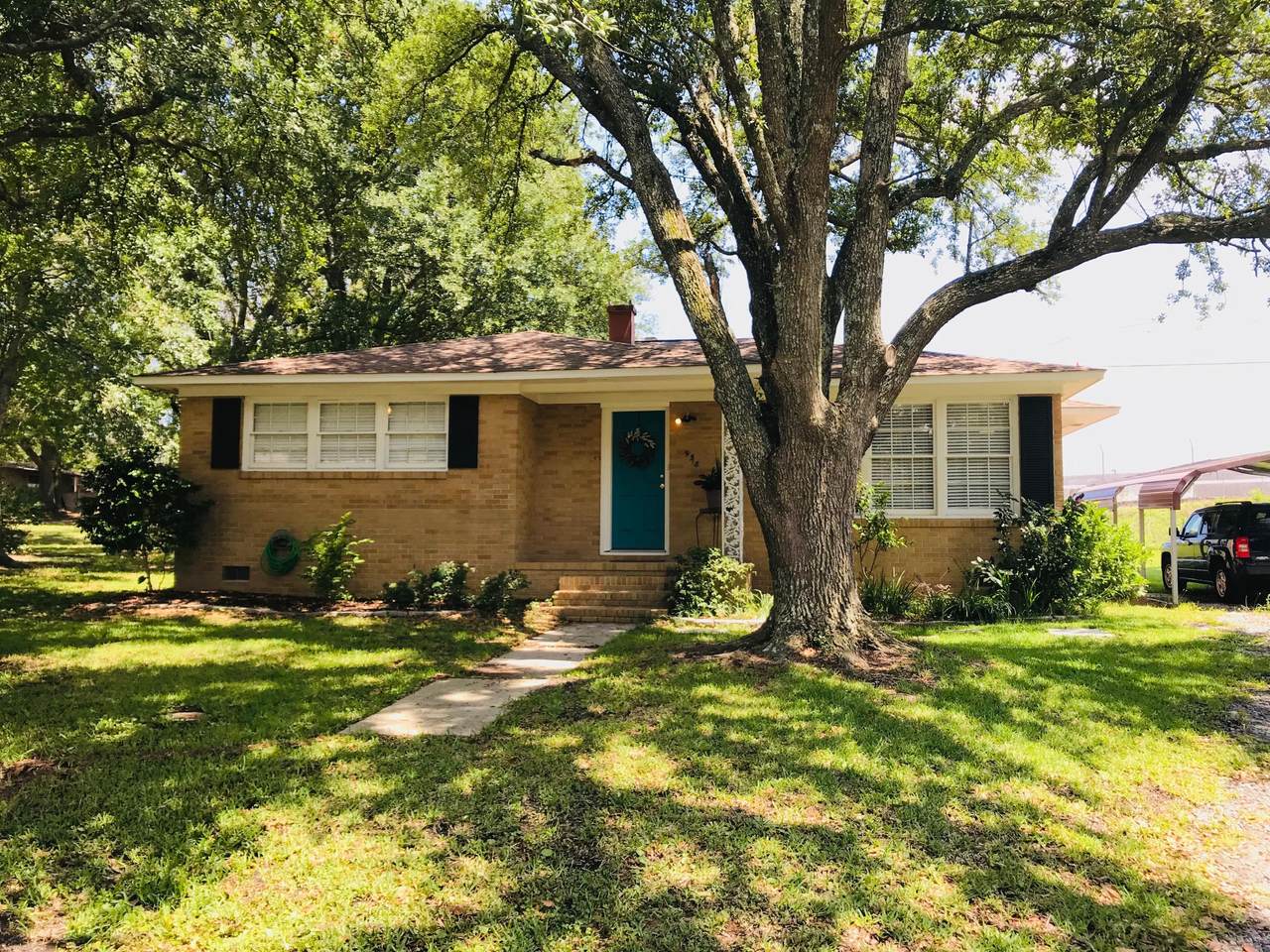 938 Valley Street - Photo 1
