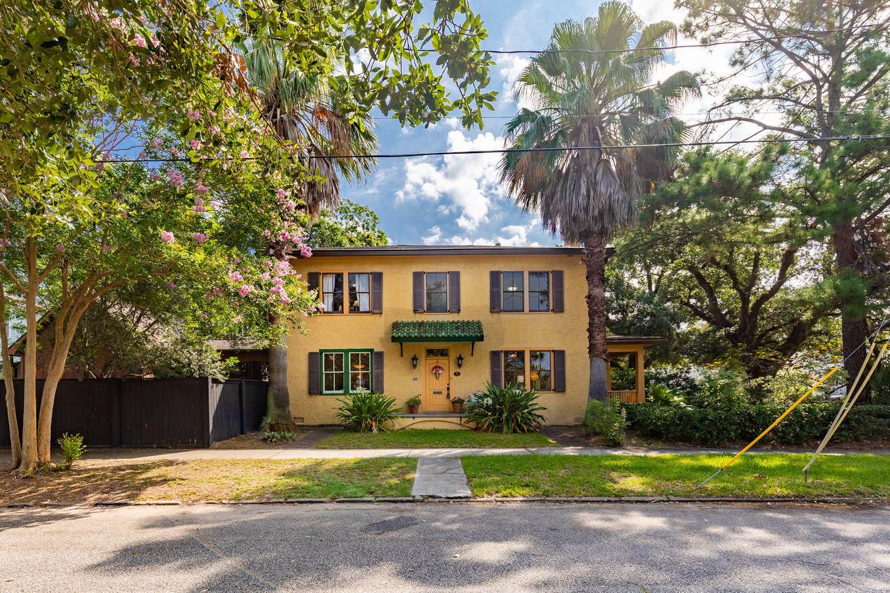 24 Parkwood Avenue - Photo 1