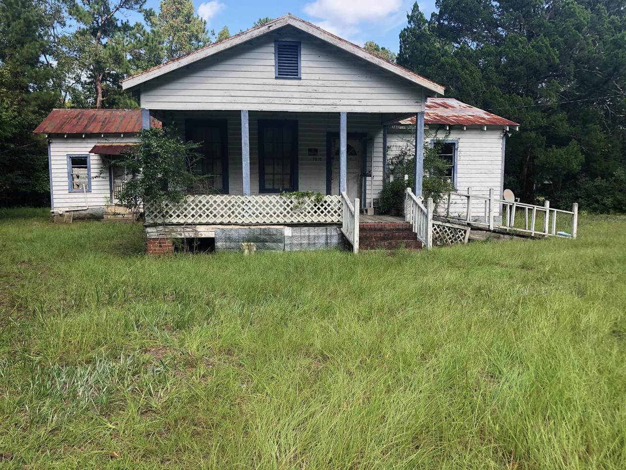 7810 Oakville Road - Photo 1