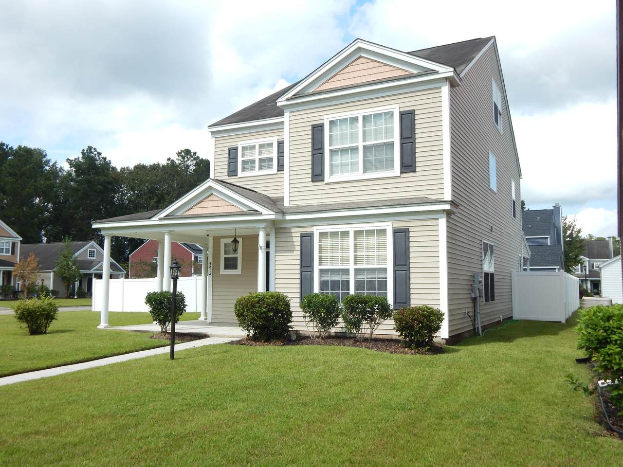 4814 Red Maple Circle - Photo 1