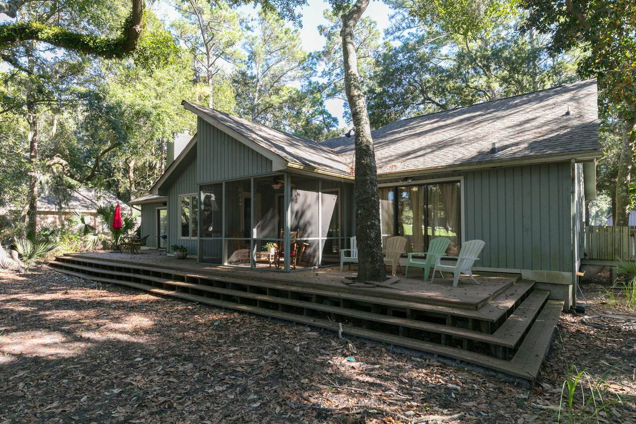 17 Greensward Road - Photo 1