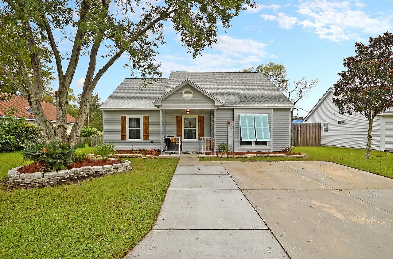 421 Courtland Drive - Photo 1