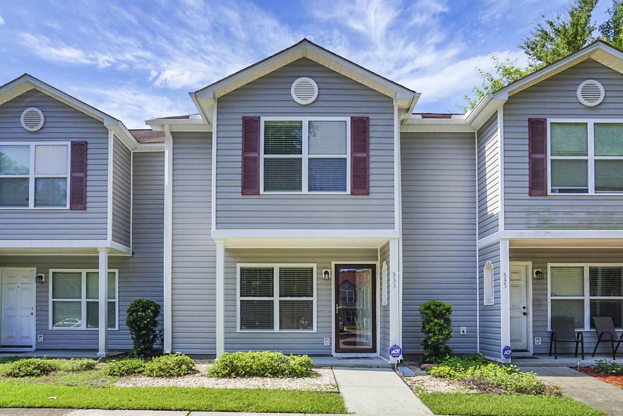 533 Travelers Boulevard - Photo 1
