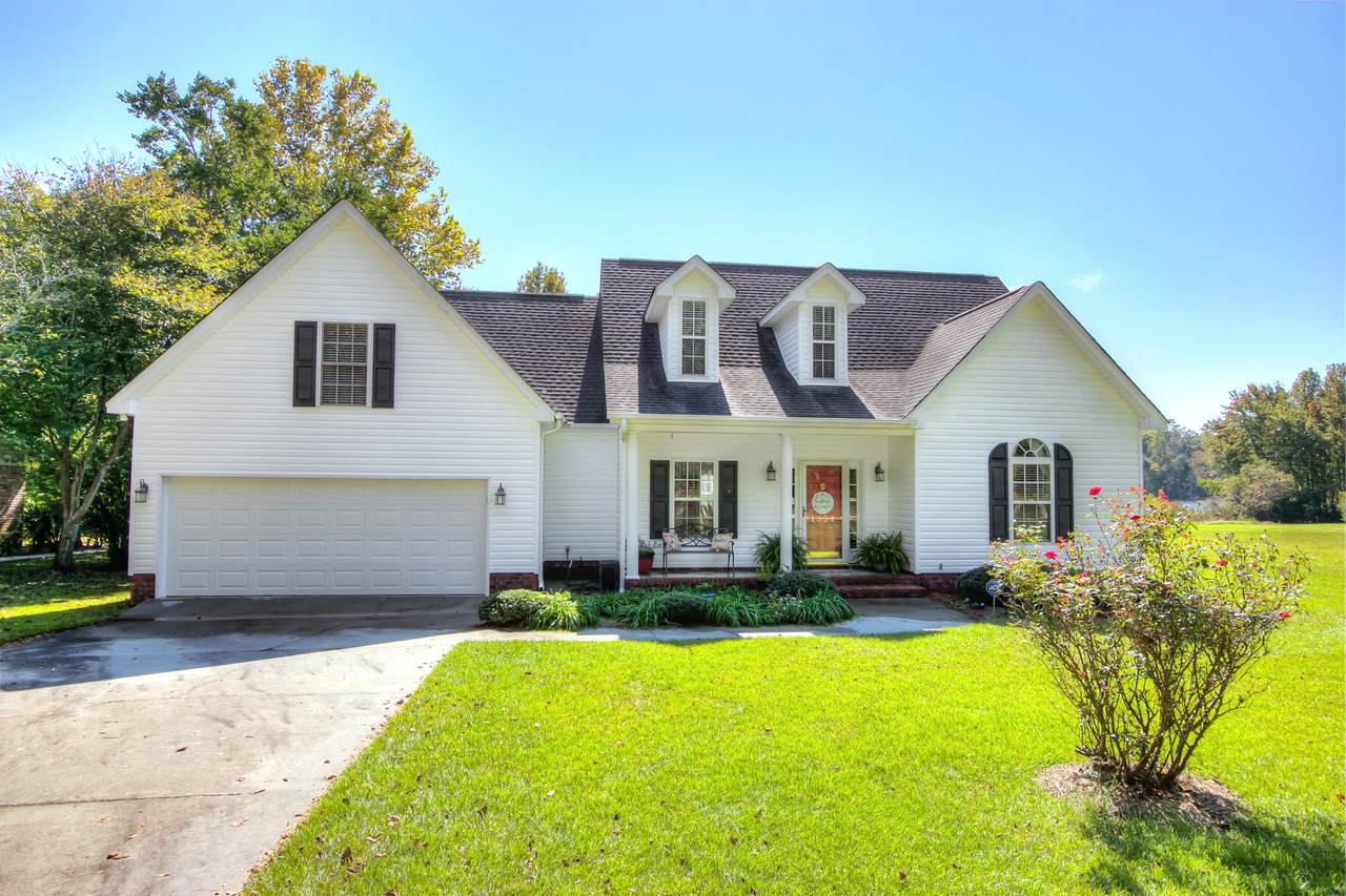 1354 Plummer Circle - Photo 1
