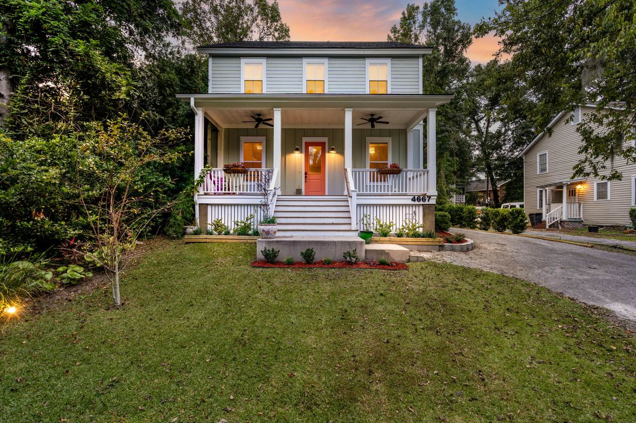 4667 Oakwood Avenue - Photo 1