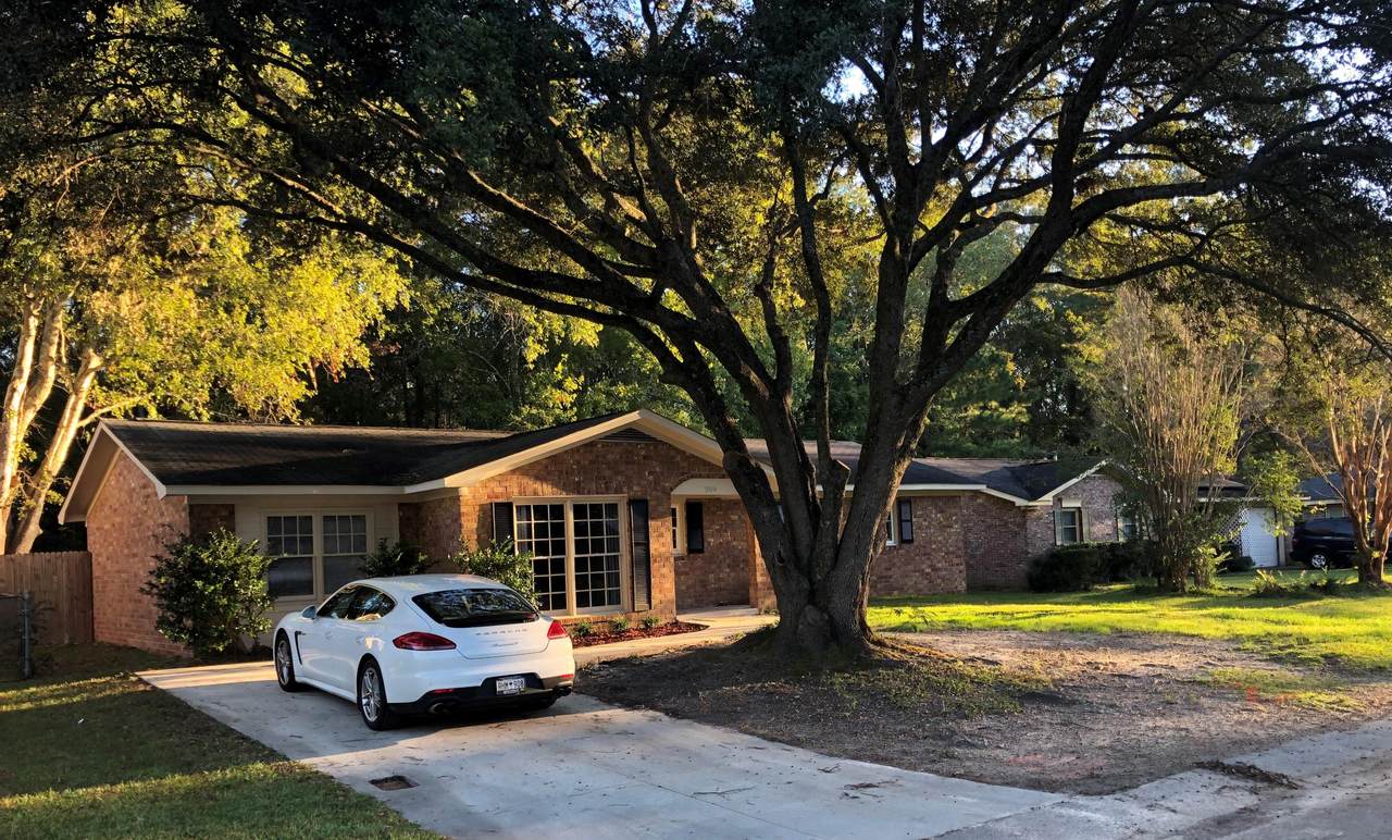 209 Bailey Drive - Photo 1