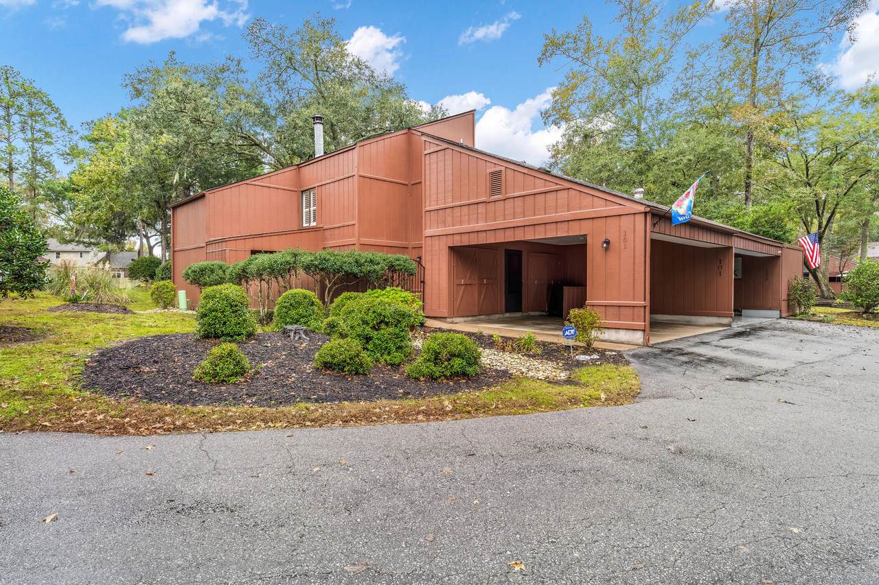 101 Kings Way - Photo 1