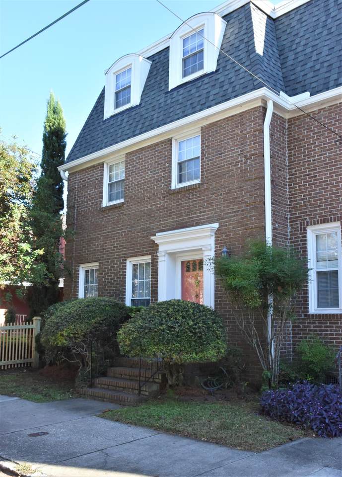 109 Queen Street - Photo 1
