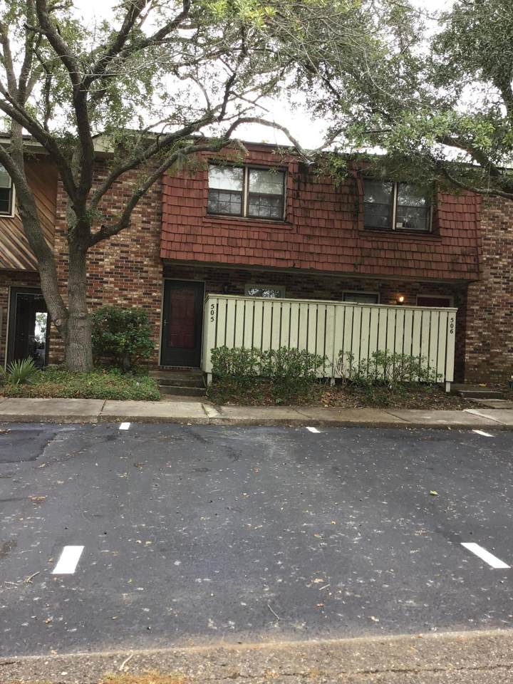 505 Saint Charles Court - Photo 1