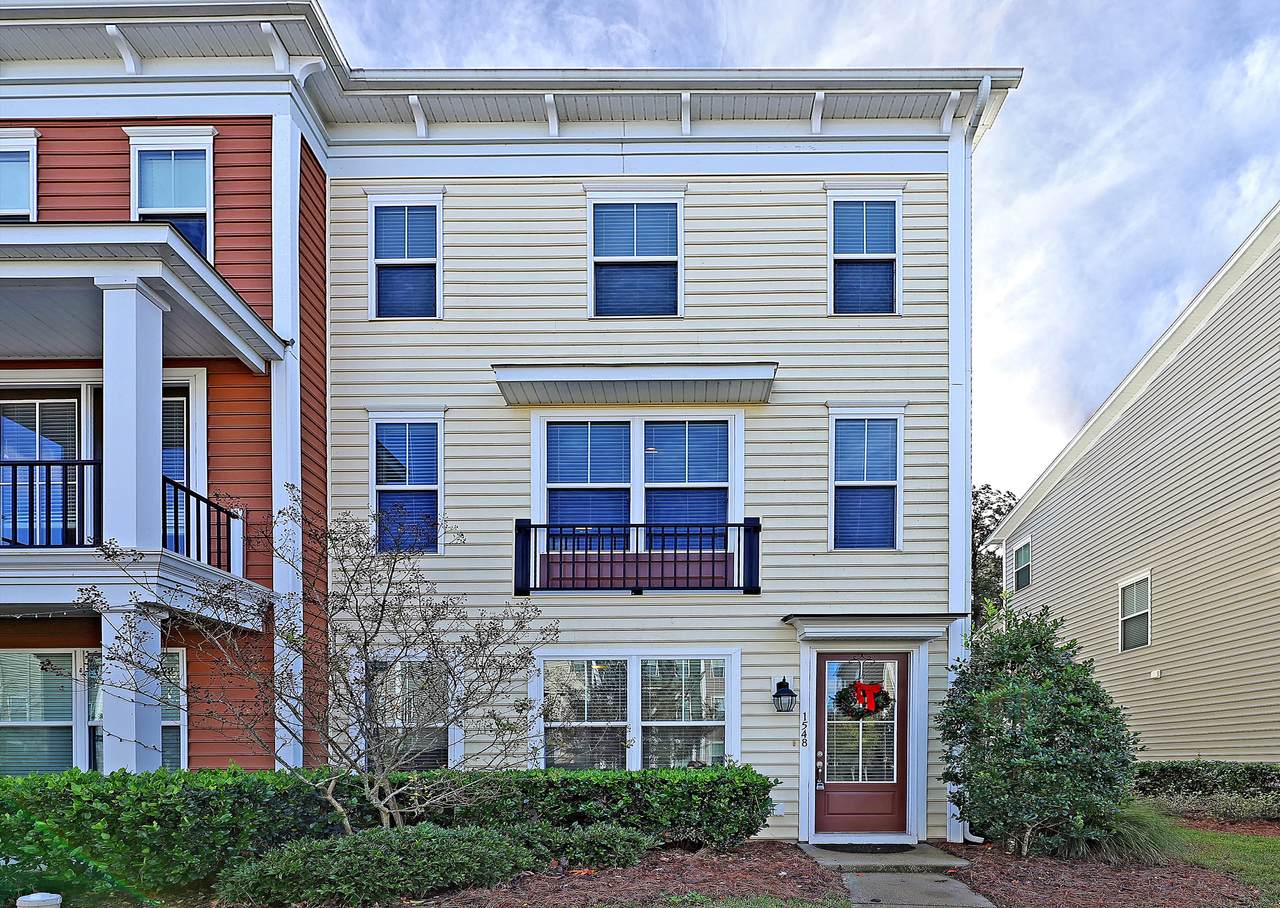 1548 Bluewater Way - Photo 1