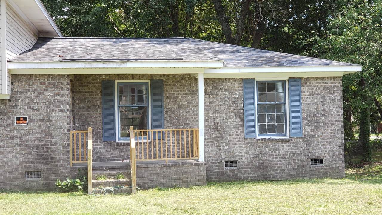 126 Roberta Drive - Photo 1