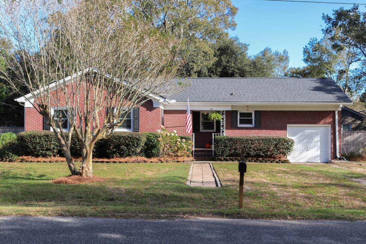 950 Bradford Avenue - Photo 1