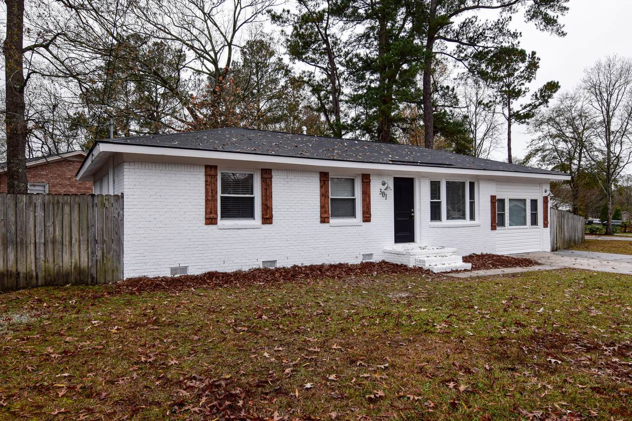 301 Laurel Avenue - Photo 1