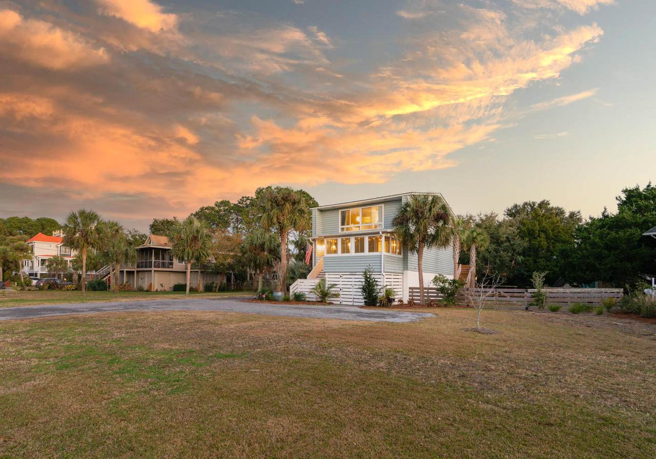 3025 Jasper Boulevard - Photo 1