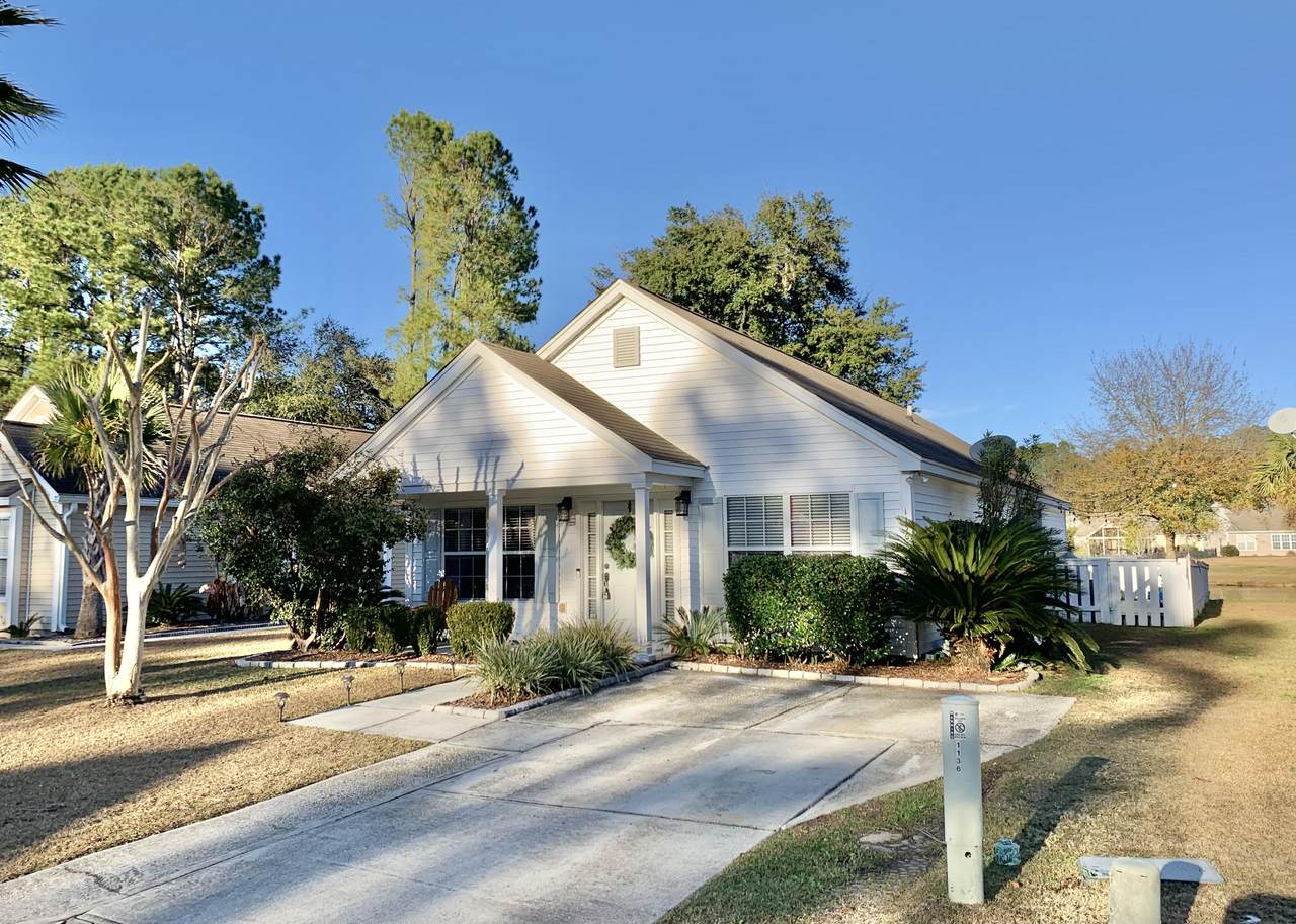 1136 Peninsula Cove Drive - Photo 1