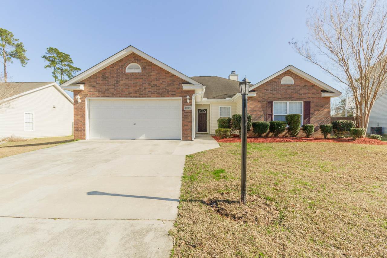 1004 Cobblestone Boulevard - Photo 1